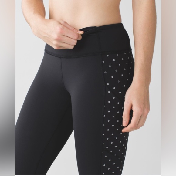 Lululemon Rare Speed Tight IV (Brushed) Reflective Silver Sequin EUC Size - 6 - Picture 7 of 13